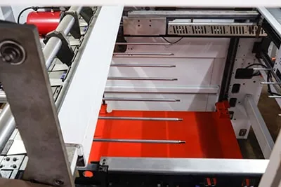 Batch stacking, belt conveyor and lifting system